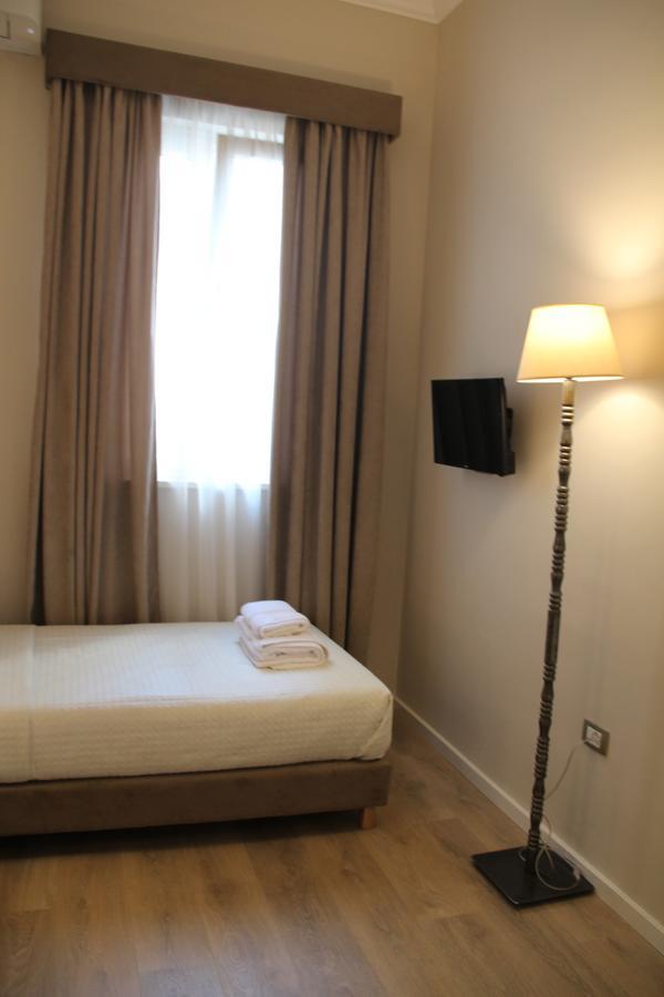 Hotel Hermes Tirana Kültér fotó