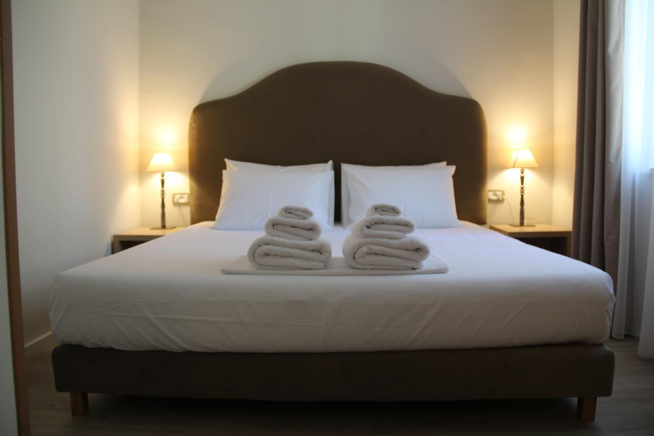 Hotel Hermes Tirana Kültér fotó