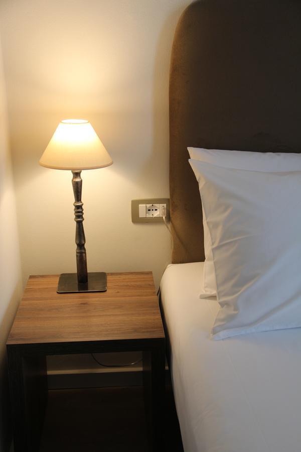 Hotel Hermes Tirana Kültér fotó