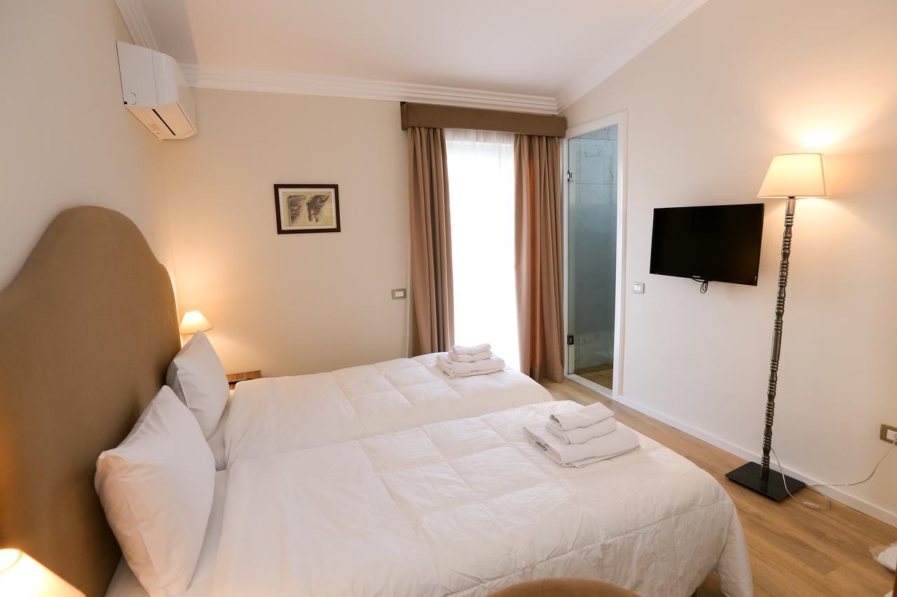 Hotel Hermes Tirana Kültér fotó
