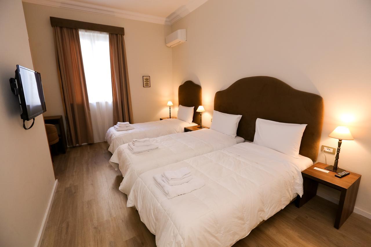 Hotel Hermes Tirana Kültér fotó