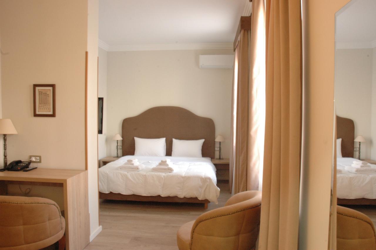 Hotel Hermes Tirana Kültér fotó