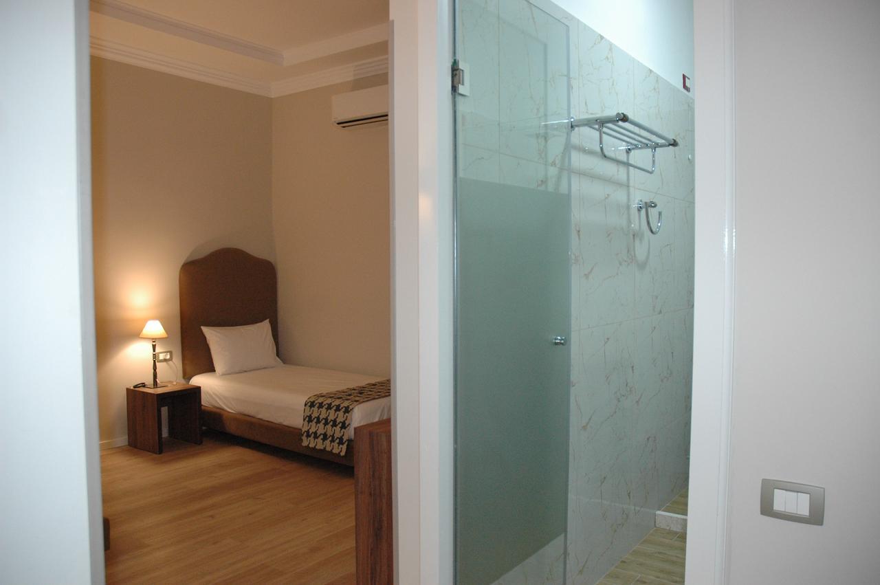 Hotel Hermes Tirana Kültér fotó